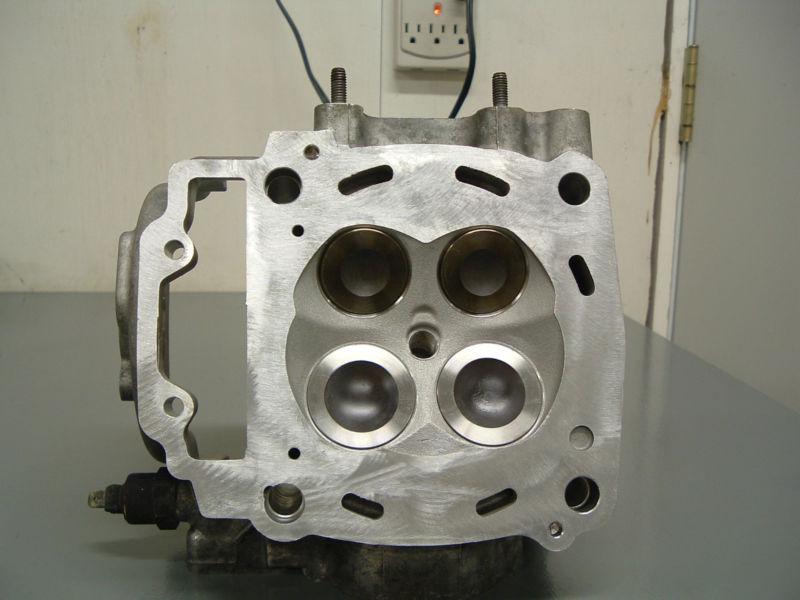 Bombardier / can-am (05 traxter 650 0 miles) cylinder head