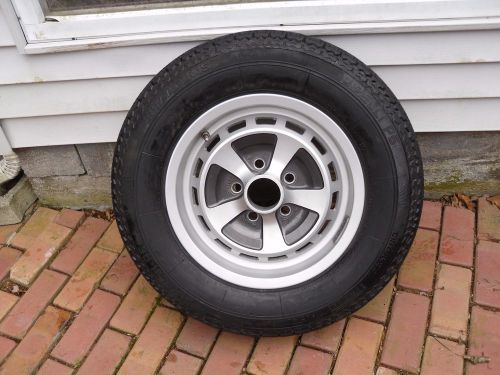 Oem vintage pirelli p5 cinturato 215/70 vr15 tire+wheel: jaguar xj6/9 dated 6-84