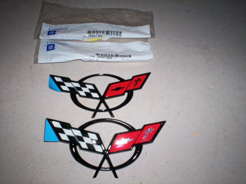 Corvette embelms c5 brand new --front and rear-- check the pics--perfect