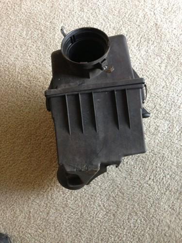 Bmw 1995-2001  e38 740i 740il 740 750 air box intake airbox v8