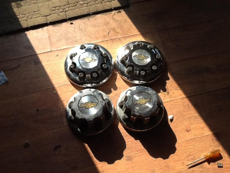 Buy 00 01 02 03 04 05 SILVERADO 3500 DUALLY CENTER CAP SET chrome in