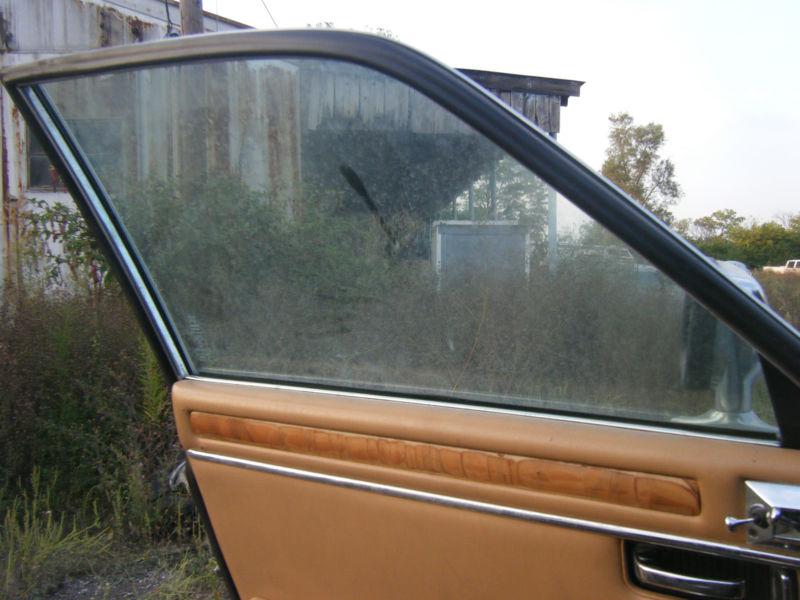 1986 jaguar xj6 door window side glass.four door,all available.1st buyer 1st cho