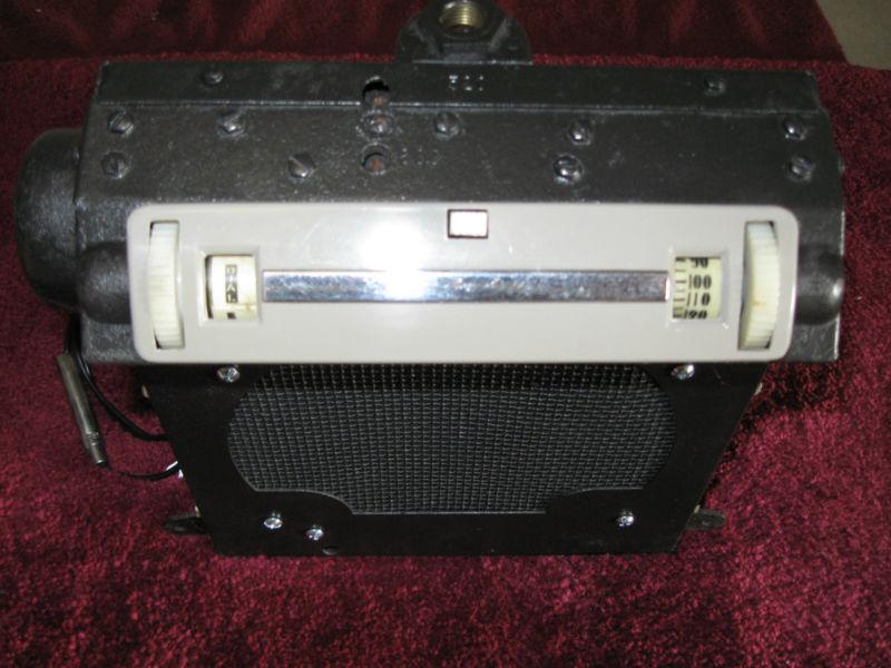 Serviced  ford mercury 1940 radio by zenith 6mf490 gear drive tuner  plays fine