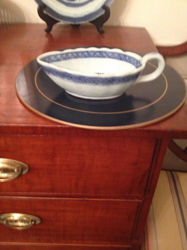 Original canton blue and white small scalloped  sauce boat   7&#034; x  4&#034;   c 18oo