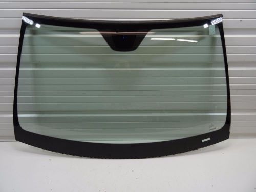2008 - 2011 mercedes c300 w204 awd front windshield glass window w/ sensor oem