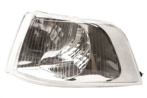 Turn signal light lens front left uro parts 30621833 fits 01-04 volvo s40
