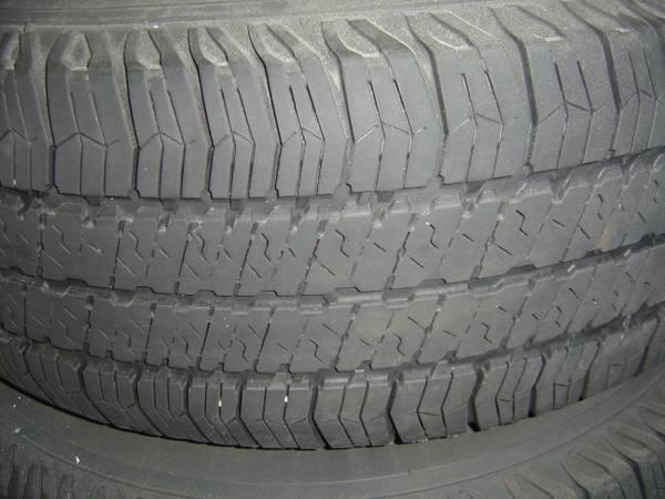 Jeep rims with goodyear tires sra p255/75r17 (4) in very good condition