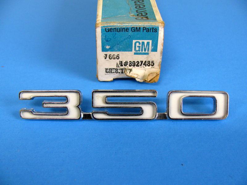 Nos 1968 chevrolet camaro 350 left front fender emblem 3927485 8.147