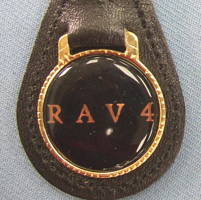 Vintage toyota rav 4 black leather usa goldtone keyring key fob key holder 