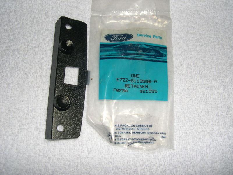 Nos 1987 1988 1989 1990 1991 1992 1993 ford mustang utility tray latch retainer