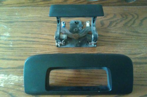Tail gate latch assembly for a 2007-2013 for a chevy silverado