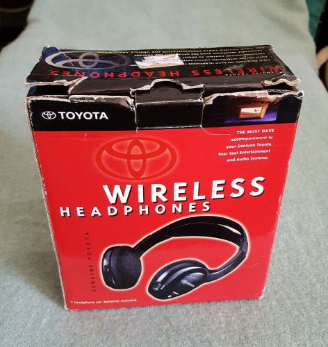 New unused* toyota wireless headphones pt900-00031, untested, w original box {05