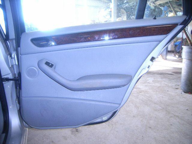 Bmw 323i wagon e46 interior door panel assembly r/r v11203