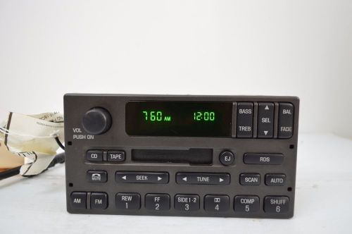 01 02 lincoln town car radio cassette player  tested x41#009