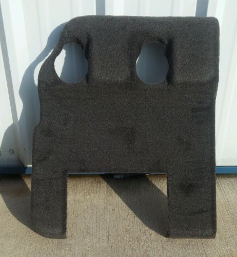 07-10 gm carpeted floor panel cover under 2nd middle captain seat chair right rh