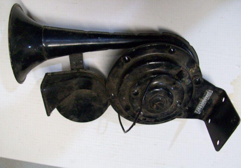 Vintage uti 2 way electric horn uti 88017101 adjustable