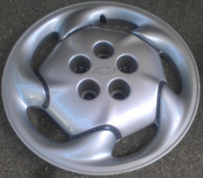 Chevrolet cavalier wheel cover hubcap 1994 1995 1996 oem 9592476 14" bolt on cap