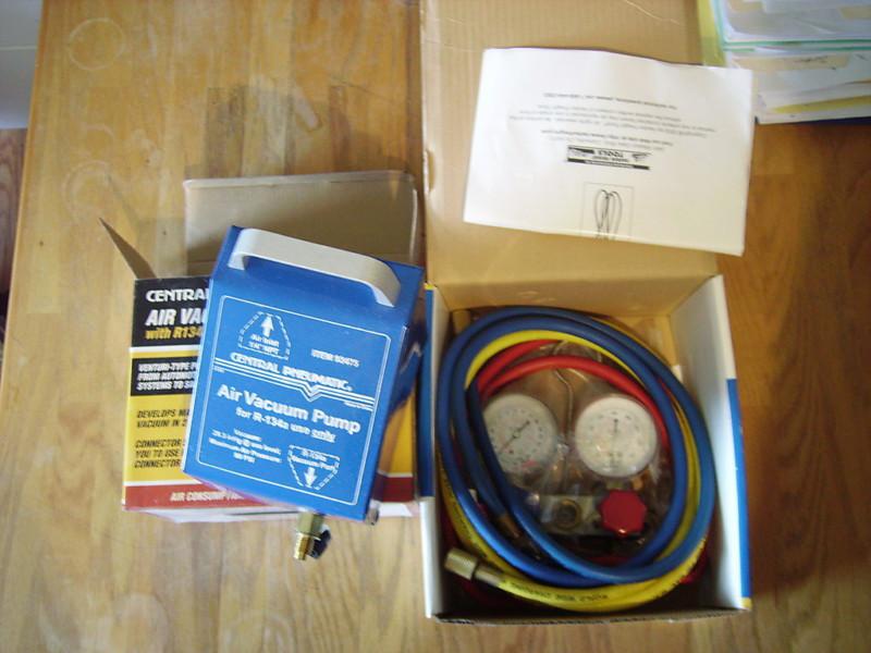 Ac manifold gauge set and vacuum pump