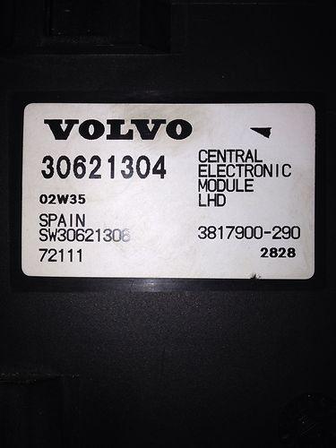 2002 volvo s40 cem bcm central electronic module lhd # 30621304