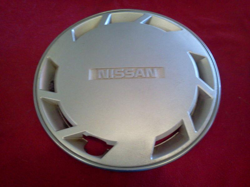 * 14 inch factory hubcap - nissan / stanza / stanza wagon / 1987-1993 ??