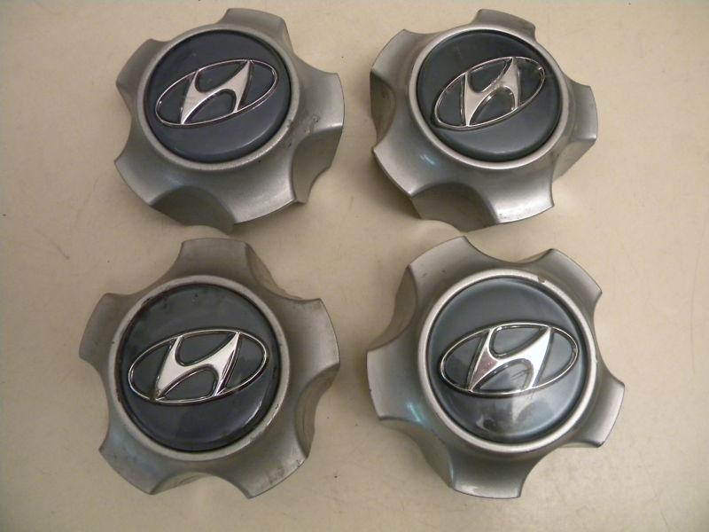 2000-2005 hyundai sante fe center caps hubcaps  oem  part# 52960-26200, set of 4