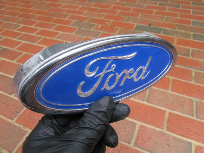 #3532d ford f250 f350 87 88 89 90 91 oem chrome front grille mounted emblem