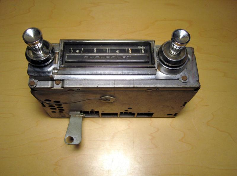 Vintage chevrolet delco am radio