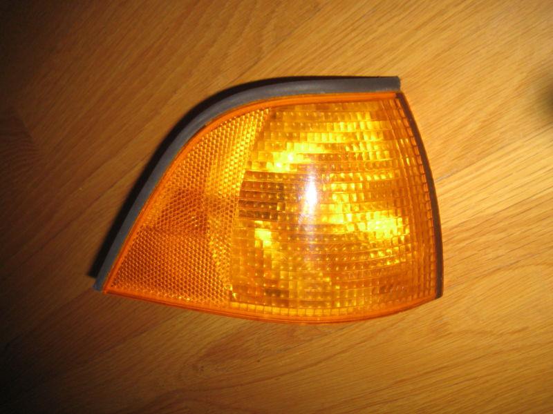 Genuine oem 8353200 / 8353199 1992-1999 bmw 3-series e36 rh/lh turn signal light