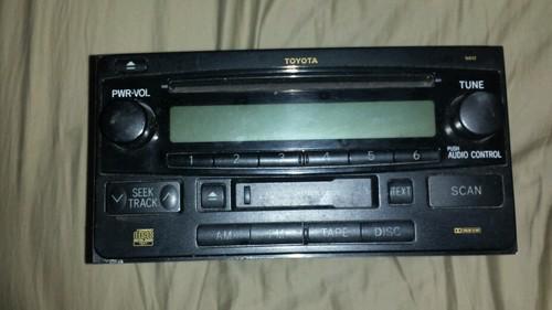 Toyota highlander cd am/fm cassette radio...