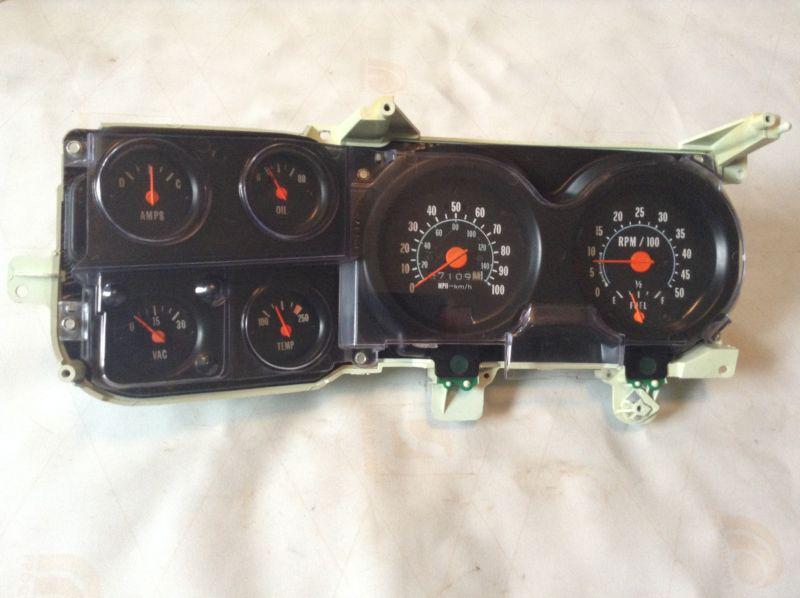 1973-77 chevy truck dash gauge cluster rare tach & vacuum gauges great condition