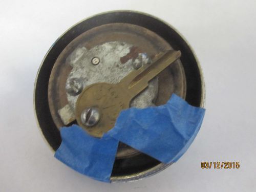 Vintage gas tank fuel cap with keys unknown vehicle compatibility