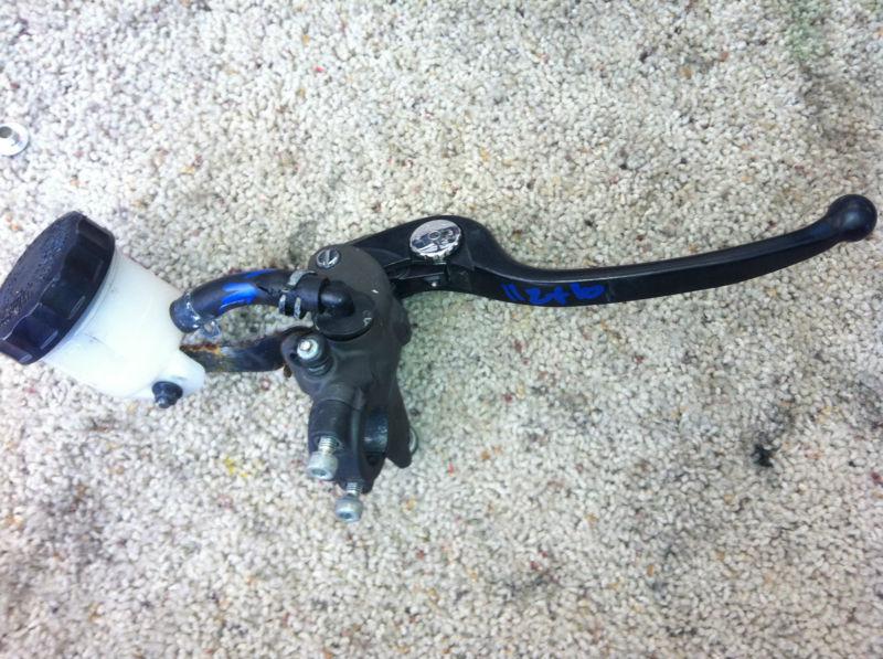 11 12 13 zx10 zx10r ninja front brake master cylinder oem parts  from a 2012