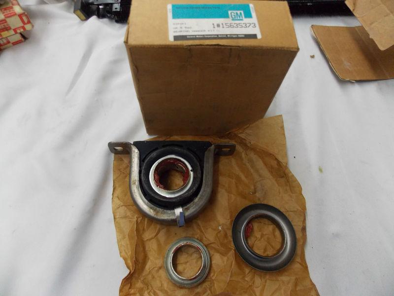 Center support bearing 15512198 gm 5500 1887 1988 1989 1990 1991 nos no reserve 