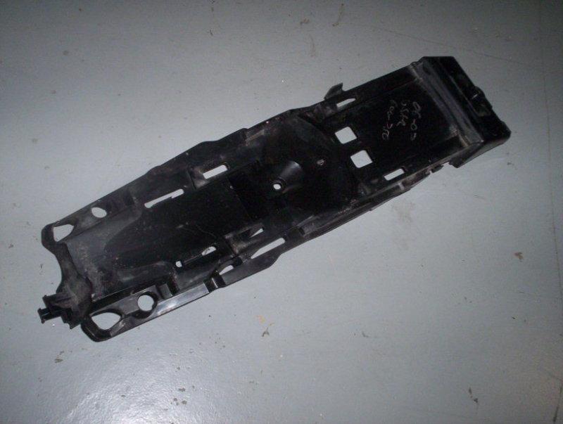 06 07 gsxr600 gsxr750 rear under tail section battery tray oem  