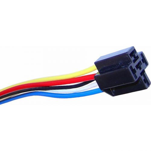 Plug and play deluxe relay harness socket