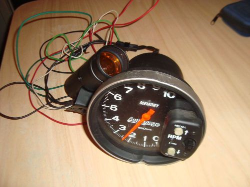 Memory autogage by auto meter tachometer
