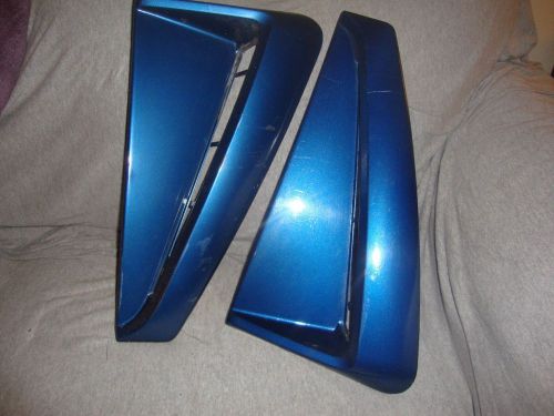 Set of 1999-2004 ford mustang gt side scoops  no honeycomb used oem