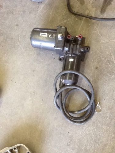 Omc cobra marine trim pump &amp; manifold