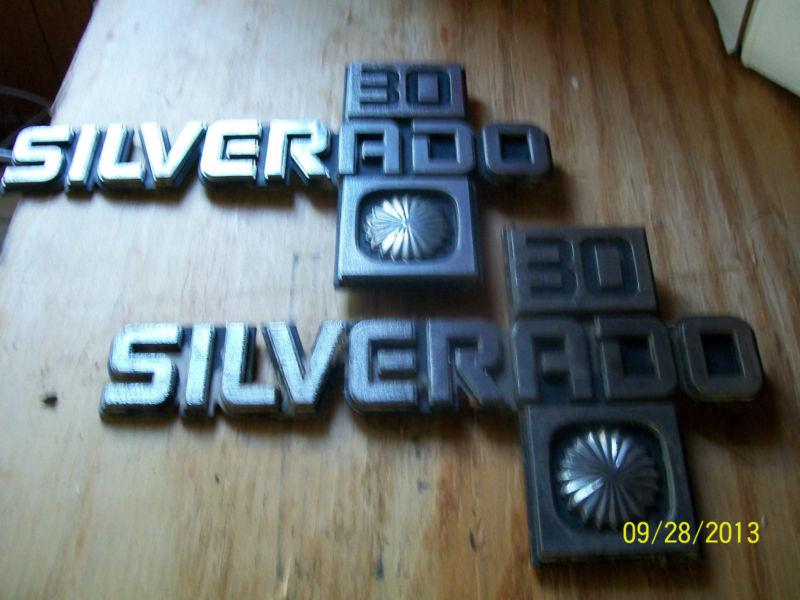 Silverado 30 emblems original