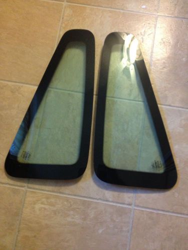 2005-2009 ford mustang gt right or left 1/4 quarter window