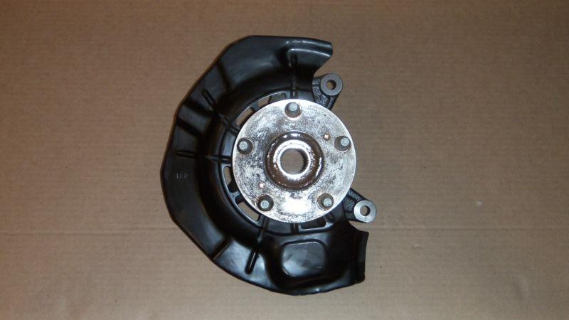 2011 toyota camry 2.4l right front spindle