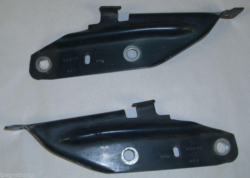 2000 chevy malibu 4d gm 3.1l 3100 v6 left and right pair of hood hinges 02000927