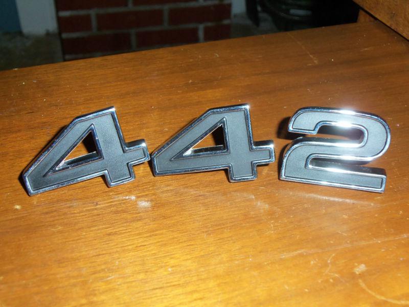 "442" fender emblem 3 pc 1968 oldsmobile cutlass 442 reproduction