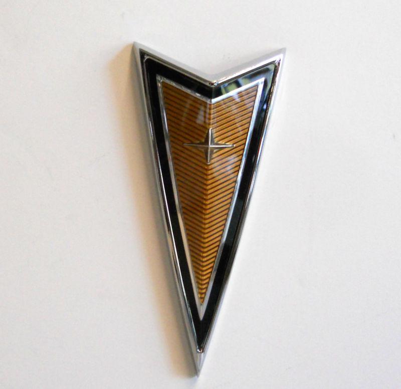 1977-1981 pontiac firebird trans am front nose bumper emblem gold 499724 new