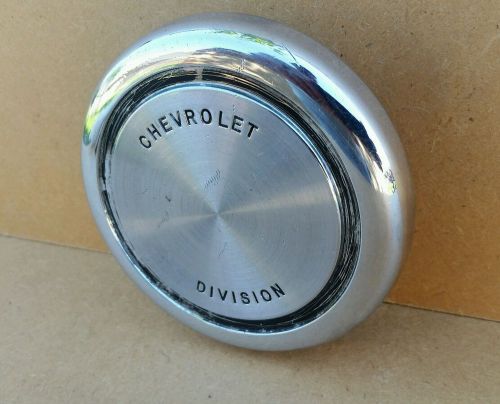 1967-1968 chevy truck horn button part # e 3902776 gmc# 3903807 oem