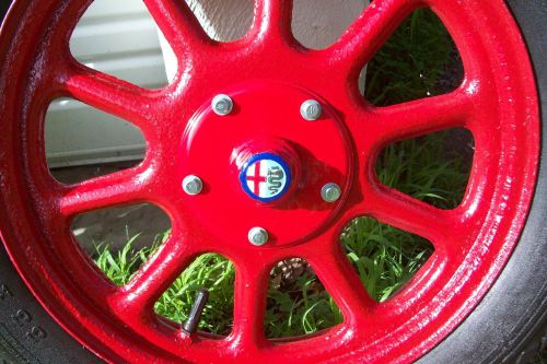 Alfa romeo vintage era hubcaps