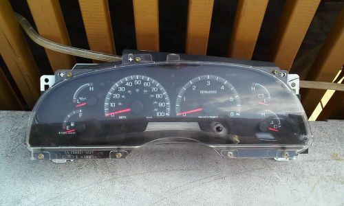 Ford pickup truck f-150,250 gauge/instrument cluster w/tach 1999
