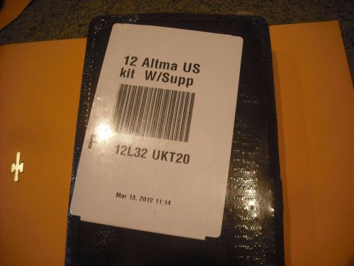 2012 nissan altima   owners manual &amp; case  ( new in wrapper)