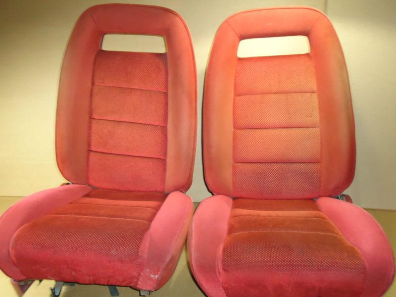 88 ford ranger ext cab front seat set