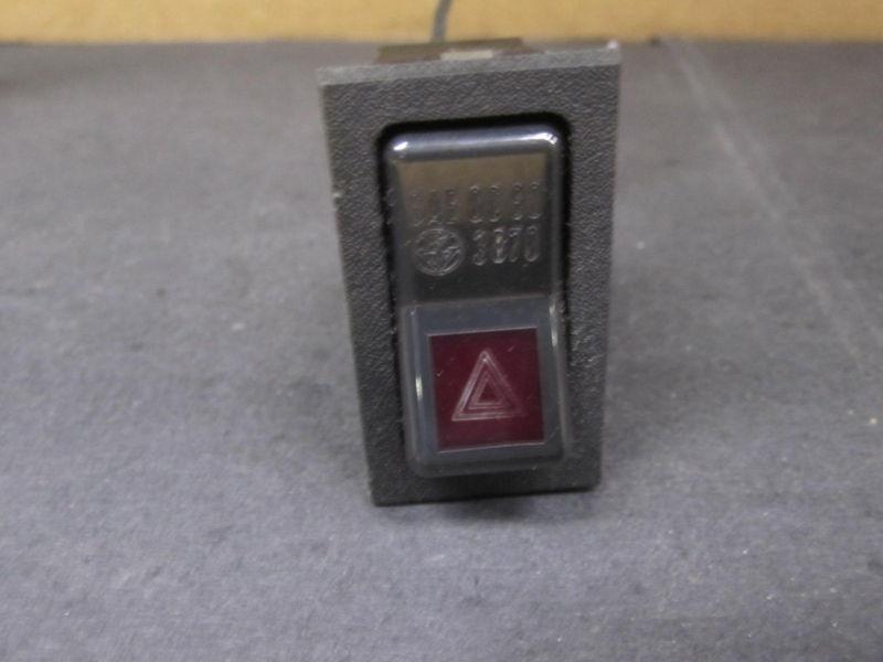 Volvo 240 1975-1993 hazard flasher switch  oe # 12 58 494 w/o ptail